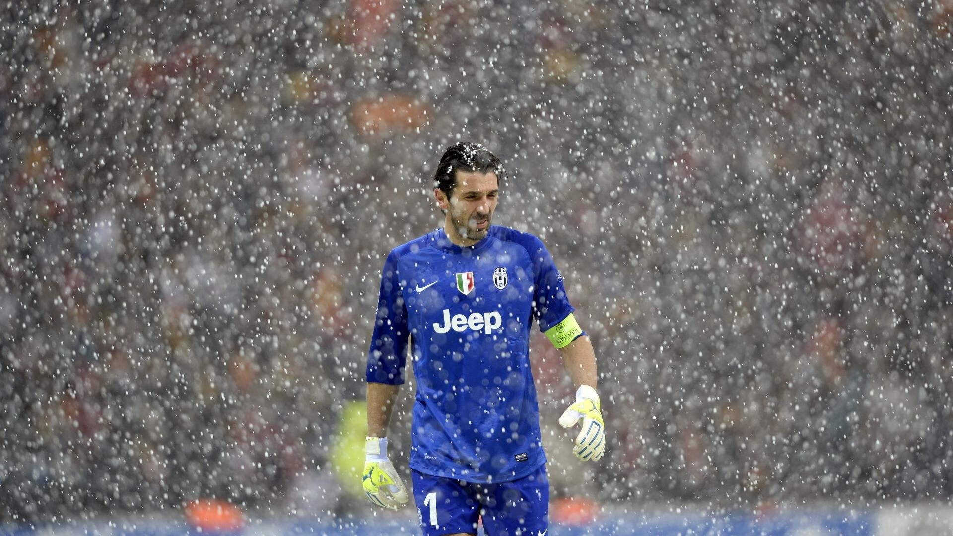 意甲团队合作：默契协作，赢得胜利！，意甲球队的关系及恩怨